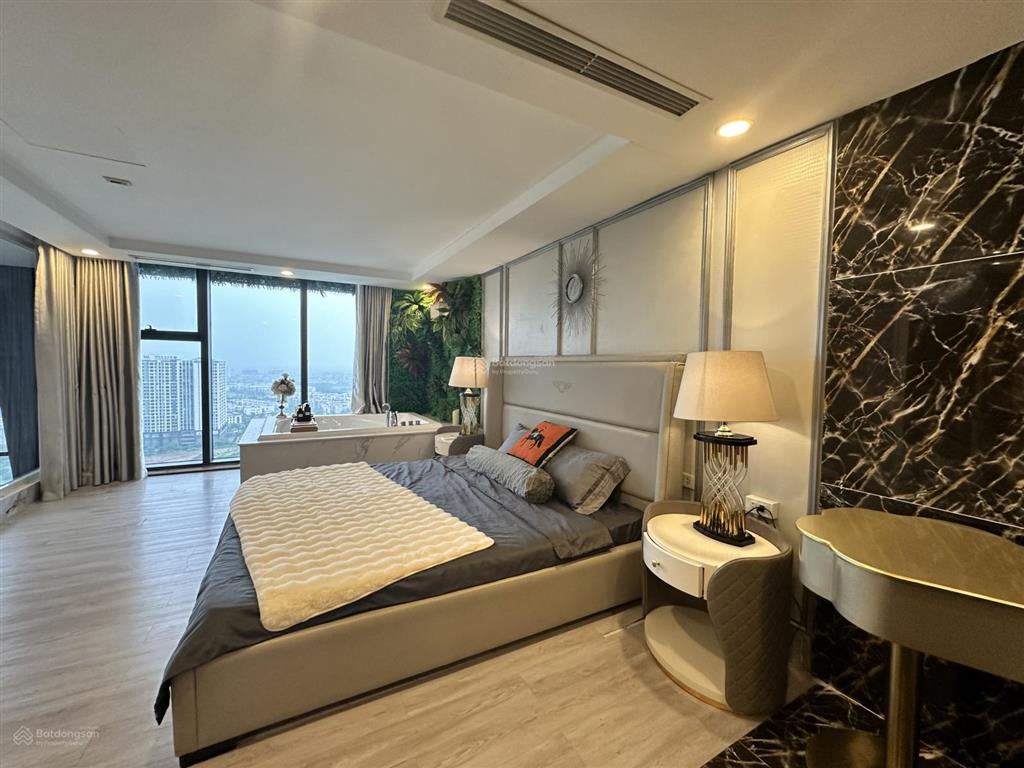 Gia đình bán căn duplex 4 ngủ 180m2, tại eco green city ct2, full đồ, ban công đông bắc, sổ đỏ