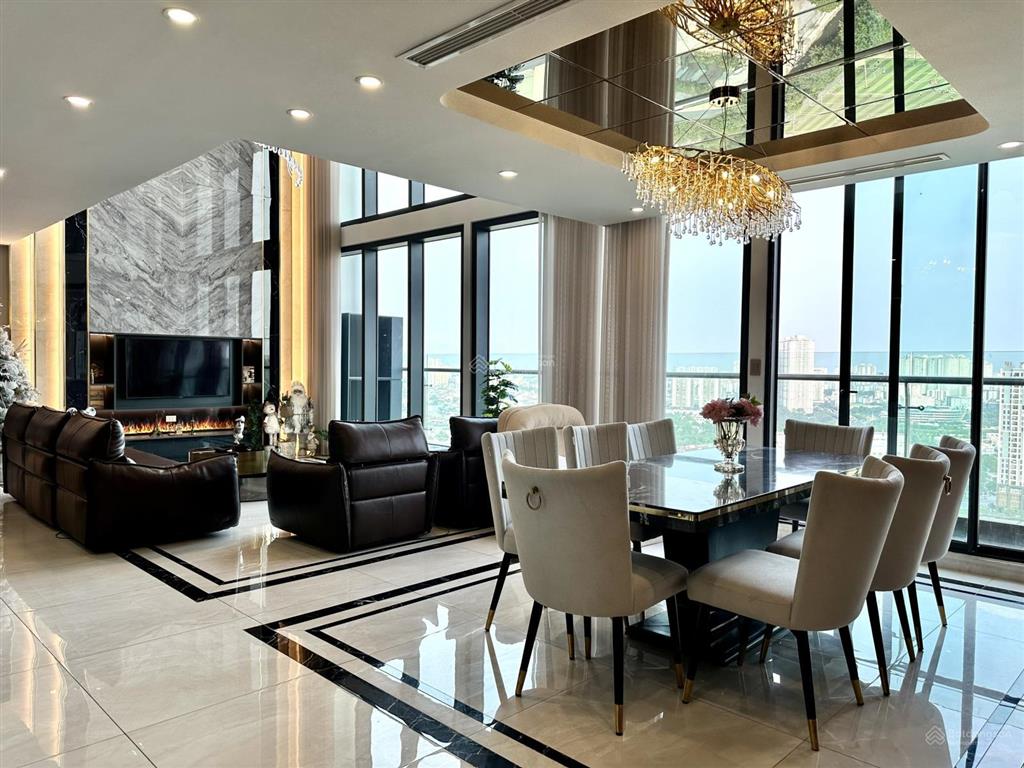Gia đình bán căn duplex 4 ngủ 180m2, tại eco green city ct2, full đồ, ban công đông bắc, sổ đỏ