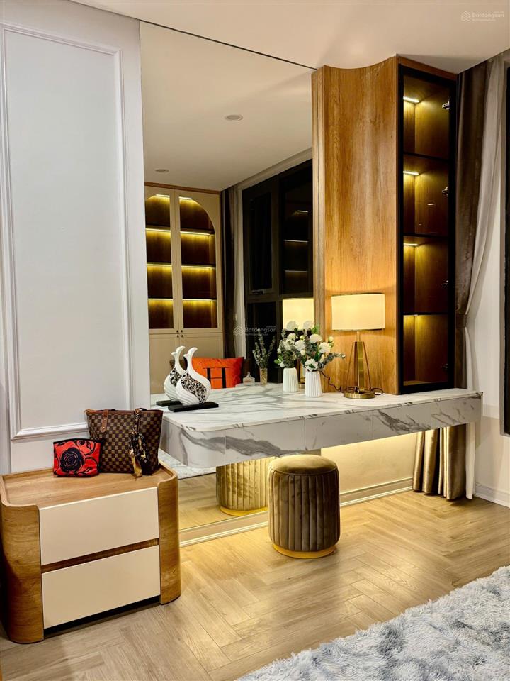 Chính chủ bán căn 3 ngủ 154m2, tòa c mulberry lane, ban công đông nam, full nội thất đẹp, sổ đỏ
