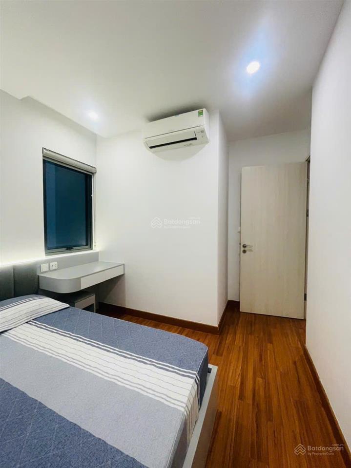 Chính chủ bán căn 3 ngủ 78,5m2 tại bea sky tòa b, full đồ, ban công đông nam, sổ đỏ cất két.