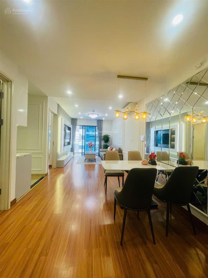Chính chủ bán căn 3 ngủ 78,5m2 tại bea sky tòa b, full đồ, ban công đông nam, sổ đỏ cất két.