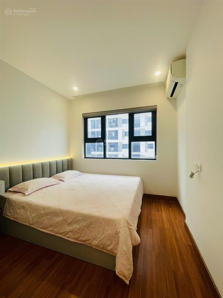 Chính chủ bán căn 3 ngủ 78,5m2 tại bea sky tòa b, full đồ, ban công đông nam, sổ đỏ cất két.