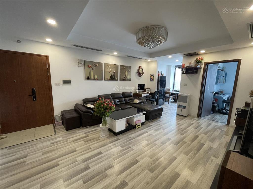 Gia đình bán căn hộ tại c37 bộ công an tòa t02, 84m2, 2n2wc, ban công tây bắc, full nội thất, sổ đỏ