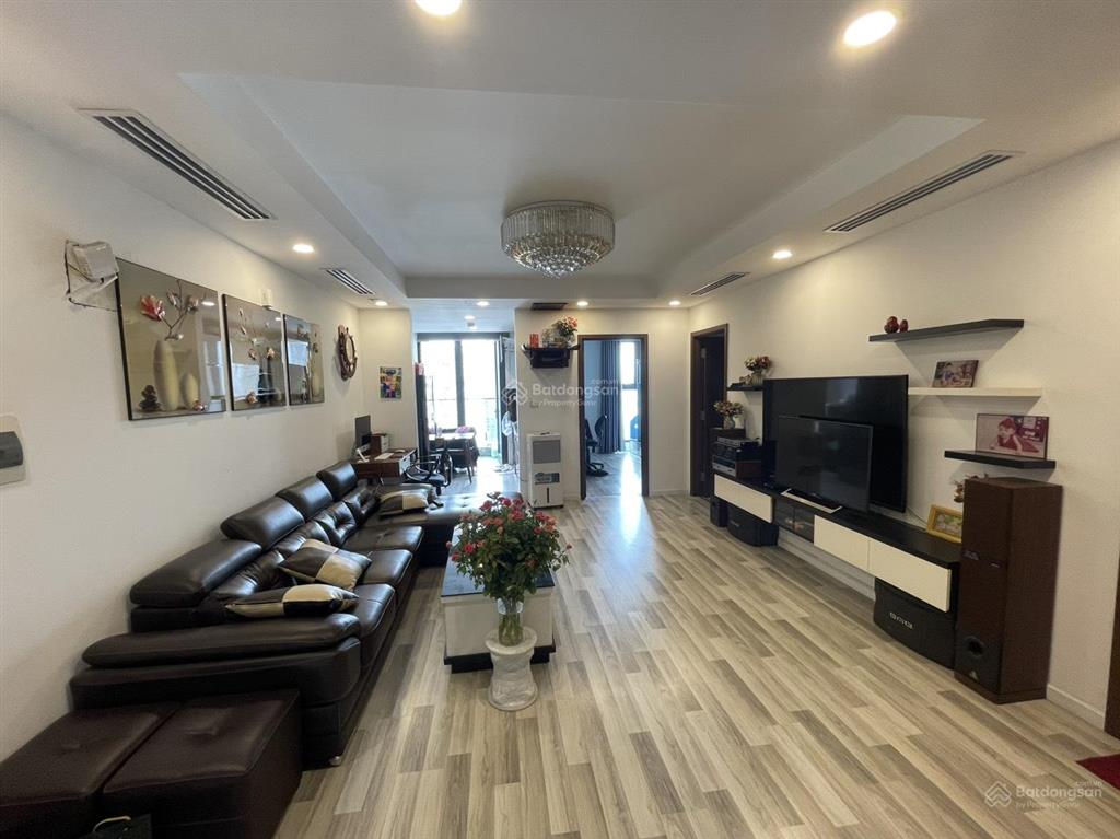 Gia đình bán căn hộ tại c37 bộ công an tòa t02, 84m2, 2n2wc, ban công tây bắc, full nội thất, sổ đỏ