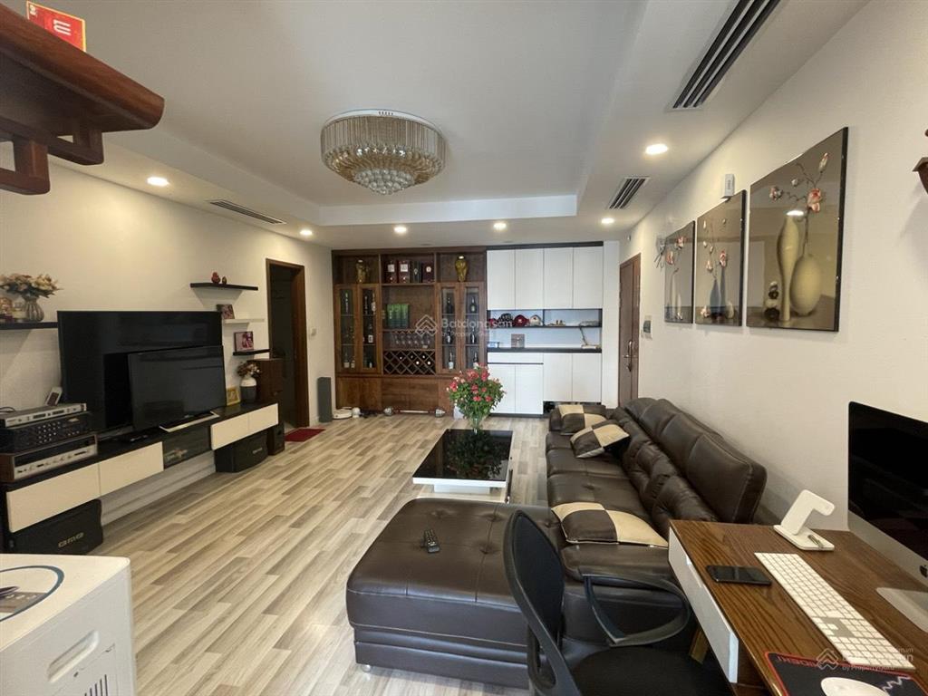 Gia đình bán căn hộ tại c37 bộ công an tòa t02, 84m2, 2n2wc, ban công tây bắc, full nội thất, sổ đỏ