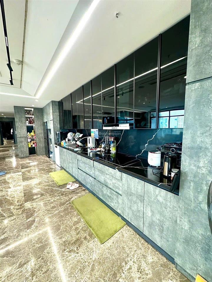 Chính chủ bán căn hộ tại tttm tsq, mỗ lao, 176m2, 4 ngủ, nội thất cơ bản, ban công đông nam, sổ đỏ