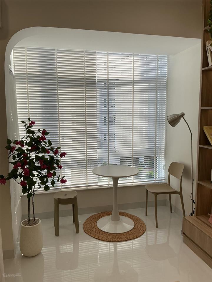 Bán căn hộ chung cư sky garden 3, diện tích 72m2 thông thủy, nhà mới full nội thất