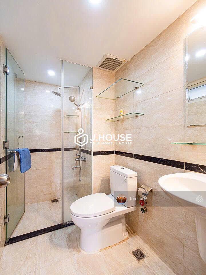 Tòa chdv quốc hương, thảo điền, quận 2. 8.5x25m cn 205m2 tn 200tr/tháng 7 tầng giá chỉ 65 tỷ
