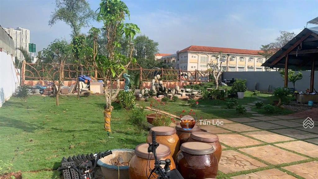 Chỉ 150 triệu/m2  372m2 ngay nguyễn văn hưởng thảo điền  xây dựng hầm tầng  khan hiếm khó tìm