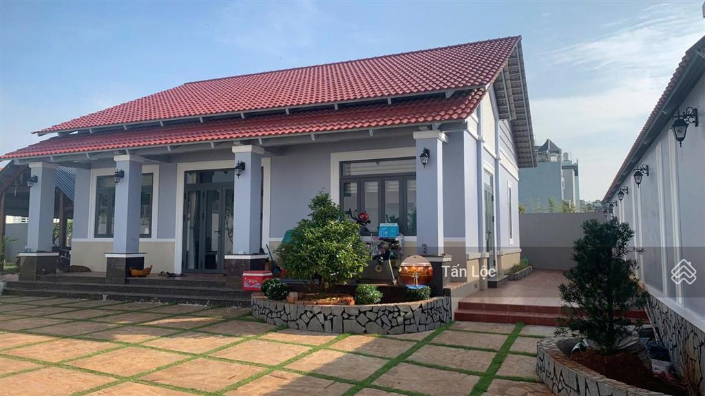 Chỉ 150 triệu/m2  372m2 ngay nguyễn văn hưởng thảo điền  xây dựng hầm tầng  khan hiếm khó tìm