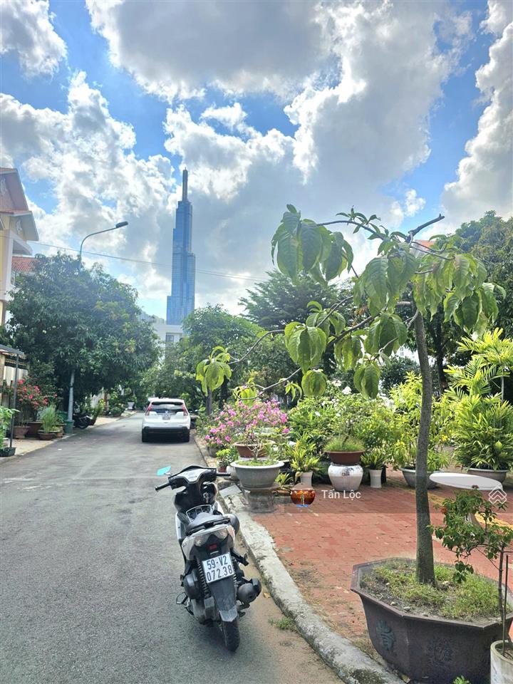 Compound trực diện sông trần não, view landmark 81  siêu khan hiếm  hầm 3 tầng giá chỉ 60 tỷ