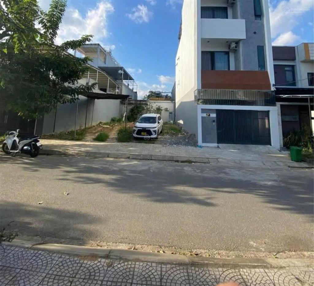 Bán lô đất mặt tiền đà sơn 6  cạnh lô góc  gần đại học duy tân, giá 3 tỷ 9 tl