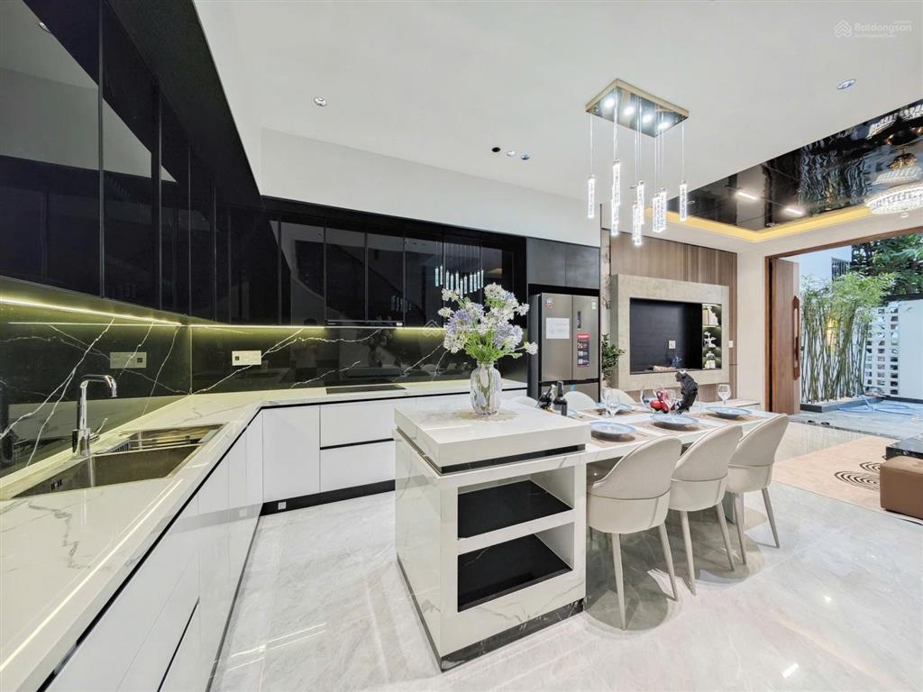 Bán nhà mặt phố 3 tầng full nội thấtđường 5m5 cổ mân mai 3, hòa xuân, đà nẵng