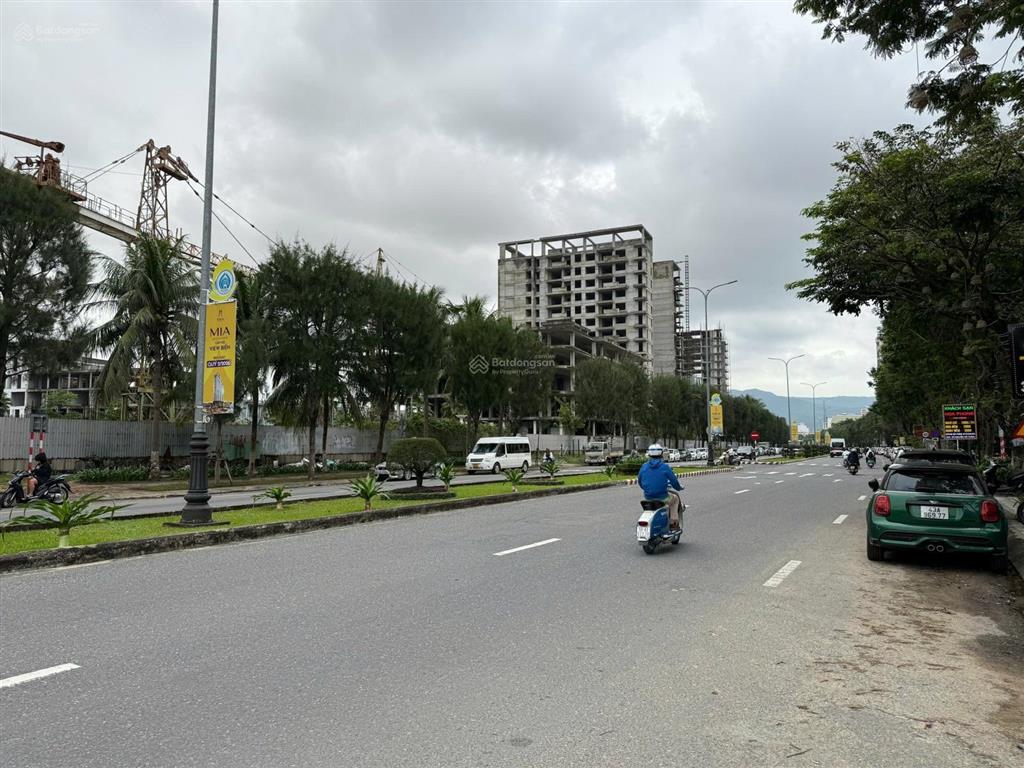 Bán lô đất 2 mặt tiền đường nguyễn tất thành, view biển, gần ông ích khiêm, dt 10x25m, giá 31 tỷ tl