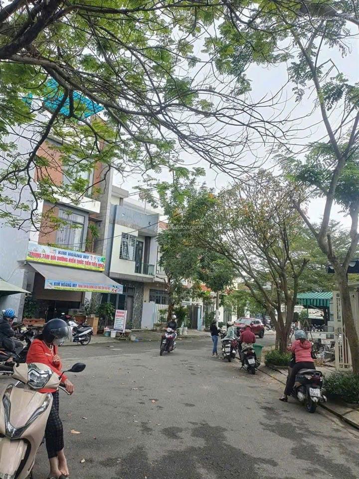 Bán đất mặt tiền đường hòa mỹ 8, cạnh trường học, dt 5x20m, giá 4 tỷ 950 tl