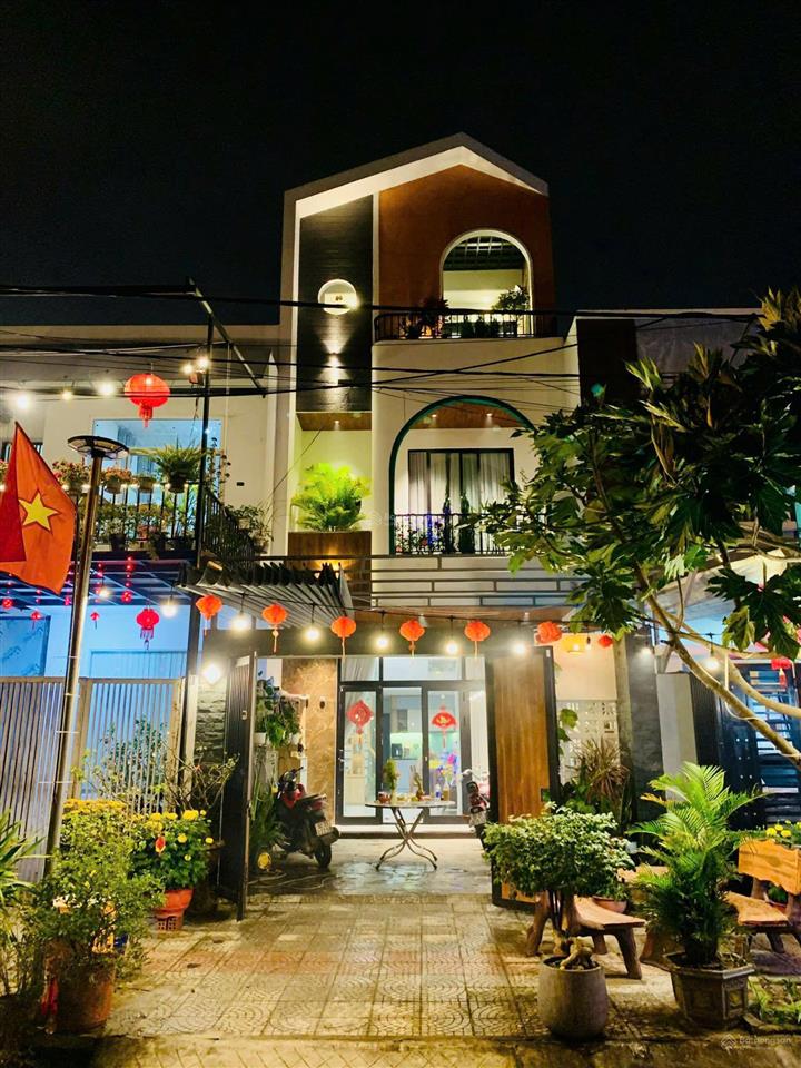 Bán nhà 3 tầng mới mặt phố đường thanh lương, phường hòa xuân, dt 100m2, view công viên