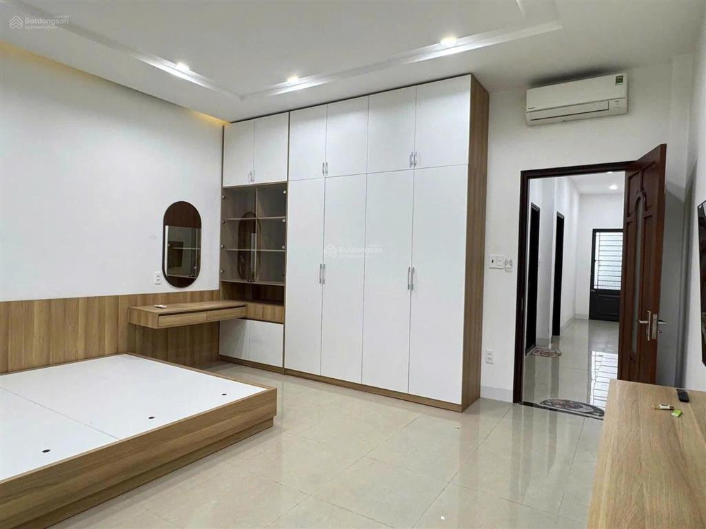 Bán nhà 2 tầng mới mặt tiền đường nguyễn khang  ngay hà huy tập + huỳnh ngọc huệ