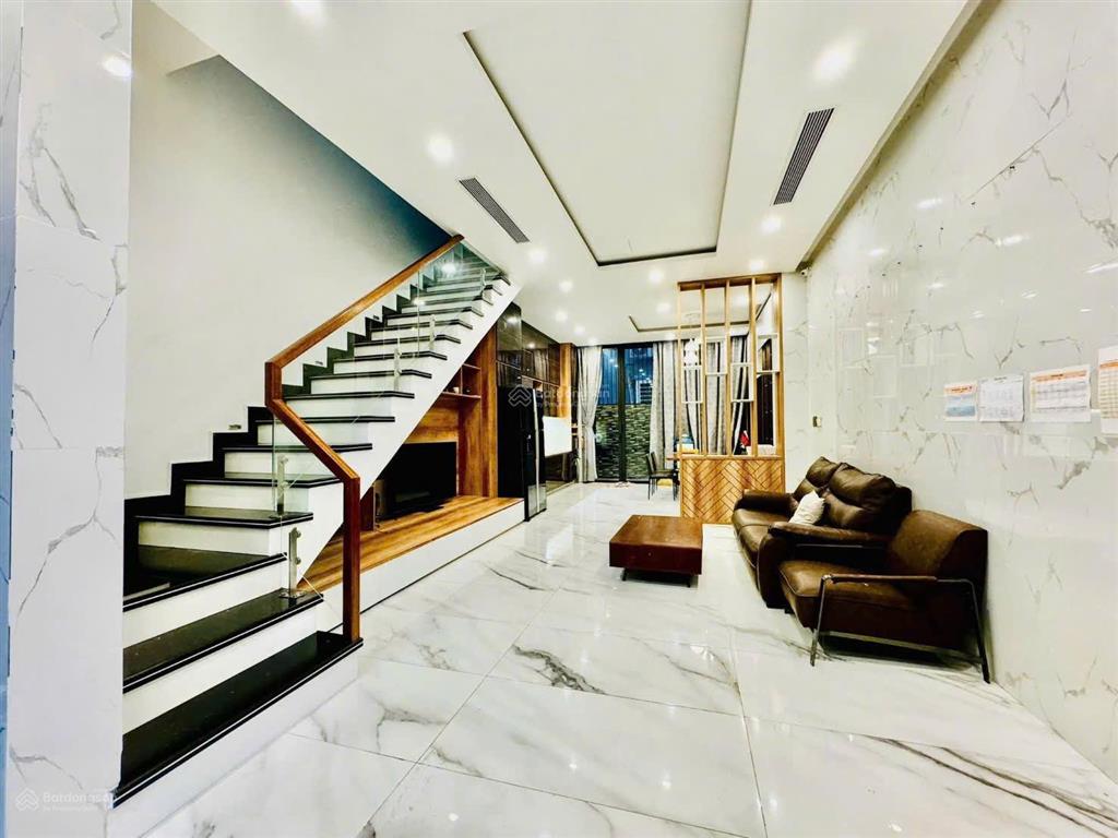 Nhà 3 tầng mặt tiền giang châu 3  sát sông hàn. giá chỉ 13 tỷ 8 tl