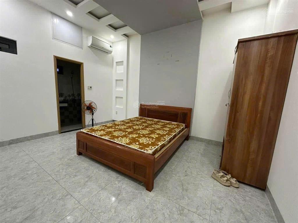 Bán khách sạn mặt tiền hà bổng  sát biển mỹ khê  thu nhập 120 tr/tháng