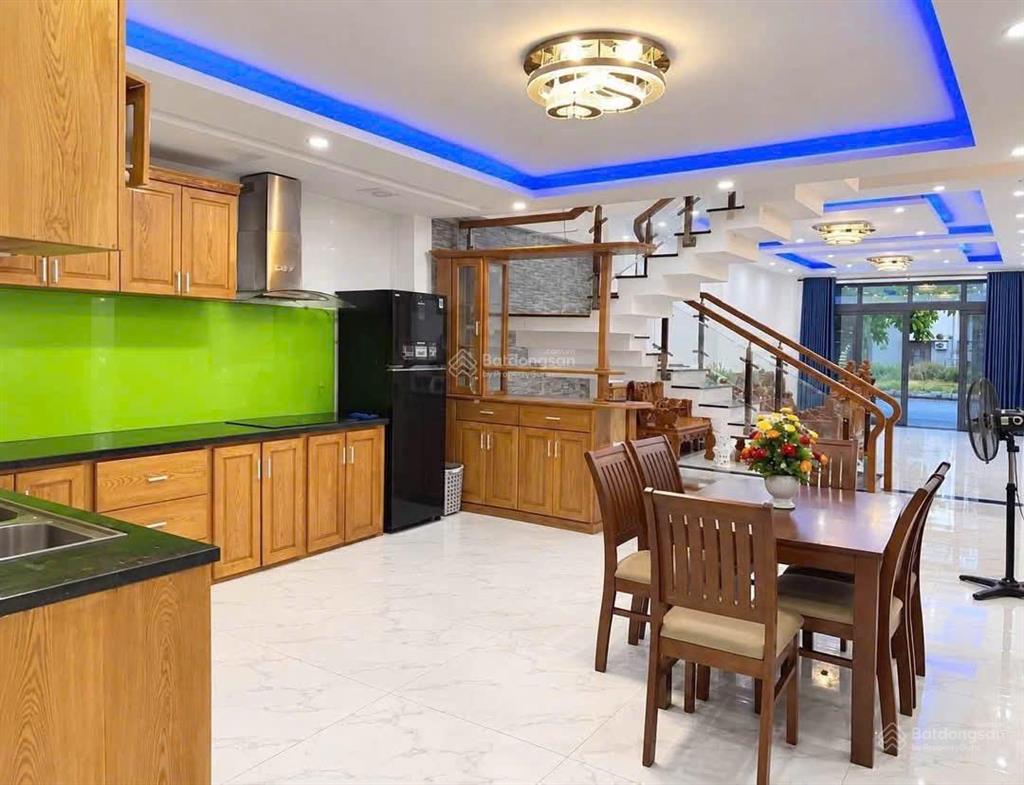 Bán nhà 3 tầng đường 7m5 nguyễn sắc kim , hoà xuân, đà nẵng, giá chỉ 6 tỷ 150 tl