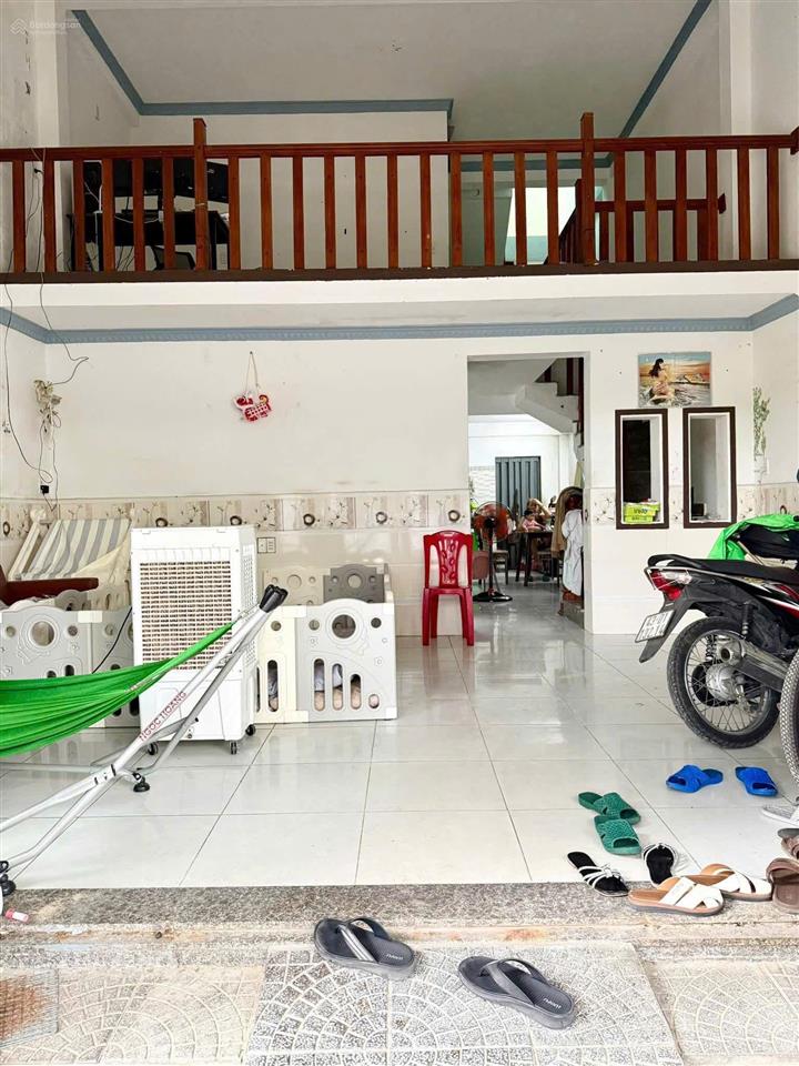 Nhà 2,5 tầng (ngang 6m) mặt tiền đường xuân thiều 16 sát biển liên chiểu, giá 4 tỷ 4 tl