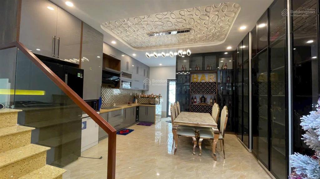 Bán nhà 3 tầng mặt tiền châu thị vĩnh tế, sầm uất, gần ngô thì sỹ và biển mỹ khê, dt 5x24m