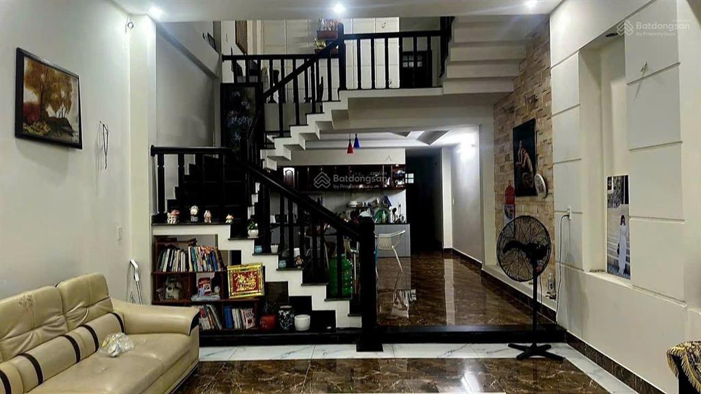 Bán nhà 3 tầng mặt tiền xuân thiều 10  gần biển  dt 100m2, giá 5 tỷ 6 tl