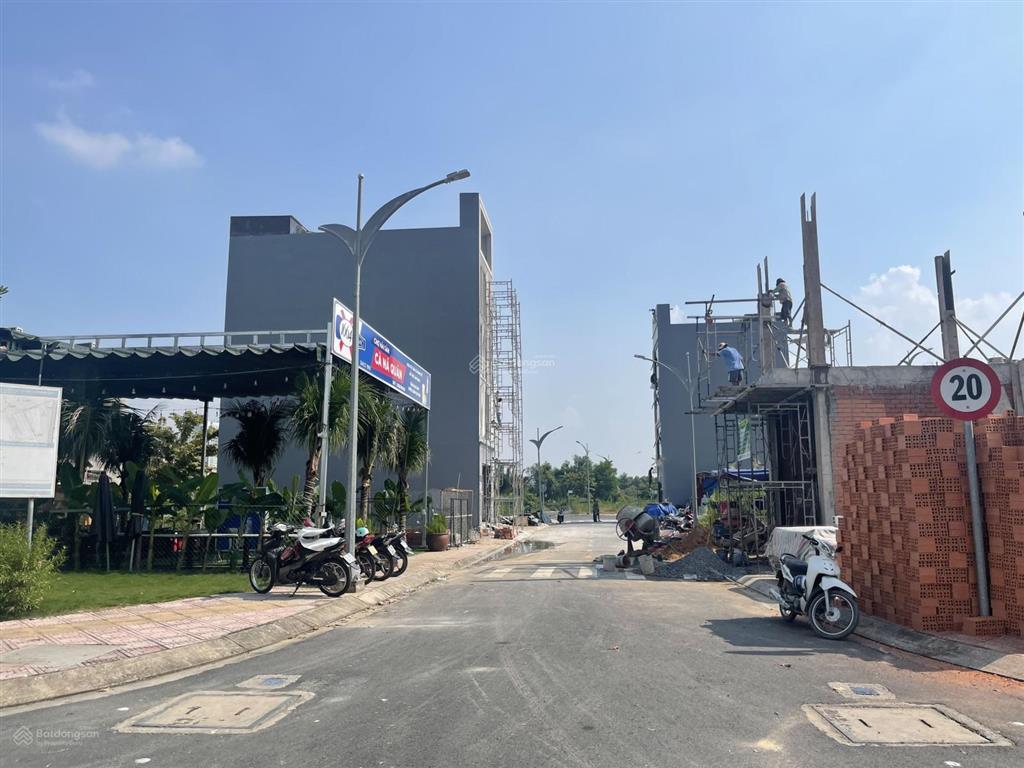 Bán đất 2 mặt tiền khu dân cư 1.8ha tái định cư bình khánh