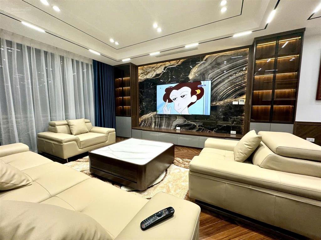 Bán nhà siêu đẹp ngọc lâm dt 62m2, 7 tầng, mt 4.5m, gara, lô góc, thang máy, full nội thất.