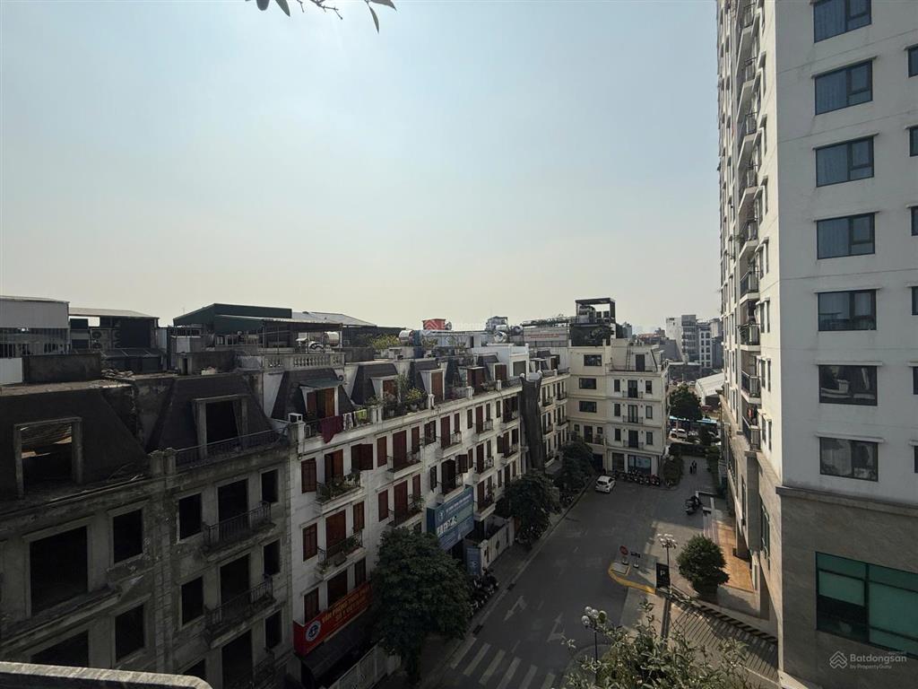 Chính chủ bán căn lk hc hồng tiến dt 161m2, mặt tiền 10m, 6 tầng thang máy, lô góc, dòng tiền