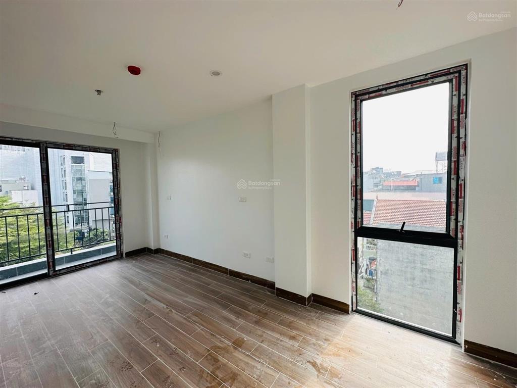 Bán tòa nhà văn phòng tại chu huy mân, phúc đồng dt 120m2, 8 tầng, mt 9.5m, có hầm, thang máy