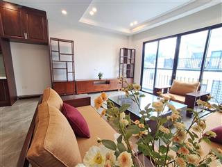 Bán nhà đẹp lâm hạ long biên dt 70m2, 7 tầng, mt 5m, garra 2 ô tô, thang máy, full nội thất.