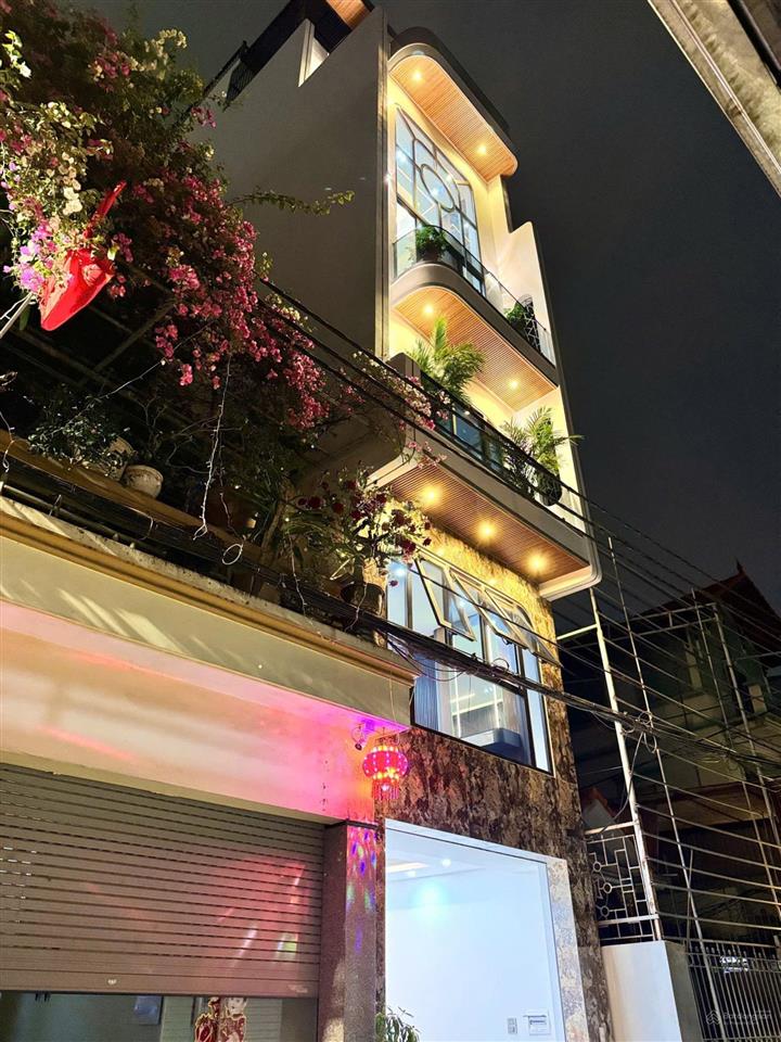 Bán siêu phẩm phố trạm, long biên. dt 55m², 7 tầng, mt 4.1m, thang máy, kinh doanh, ô tô tránh.