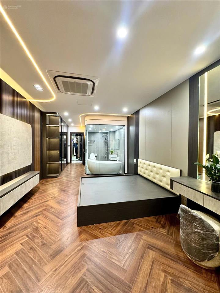 Bán siêu phẩm phố trạm, long biên. dt 55m², 7 tầng, mt 4.1m, thang máy, kinh doanh, ô tô tránh.