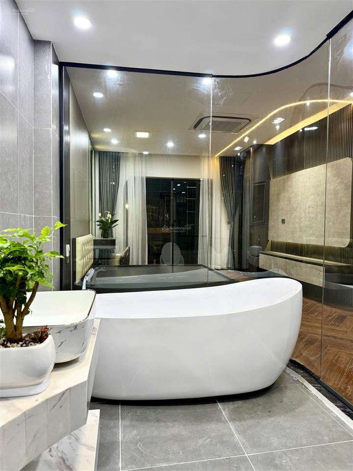 Bán siêu phẩm phố trạm, long biên. dt 55m², 7 tầng, mt 4.1m, thang máy, kinh doanh, ô tô tránh.