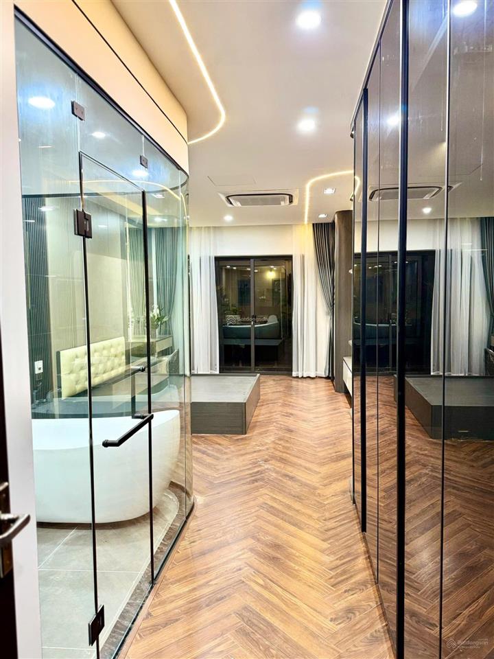 Bán siêu phẩm phố trạm, long biên. dt 55m², 7 tầng, mt 4.1m, thang máy, kinh doanh, ô tô tránh.