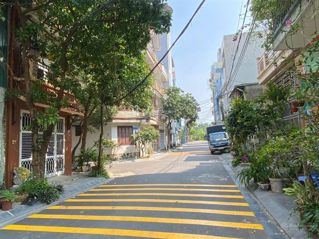 Bán nhà khu tđc tư đình long biên dt 79m2, 7 tầng, mt 4.2m, vỉa hè, ô tô tránh, kinh doanh, đủ đồ