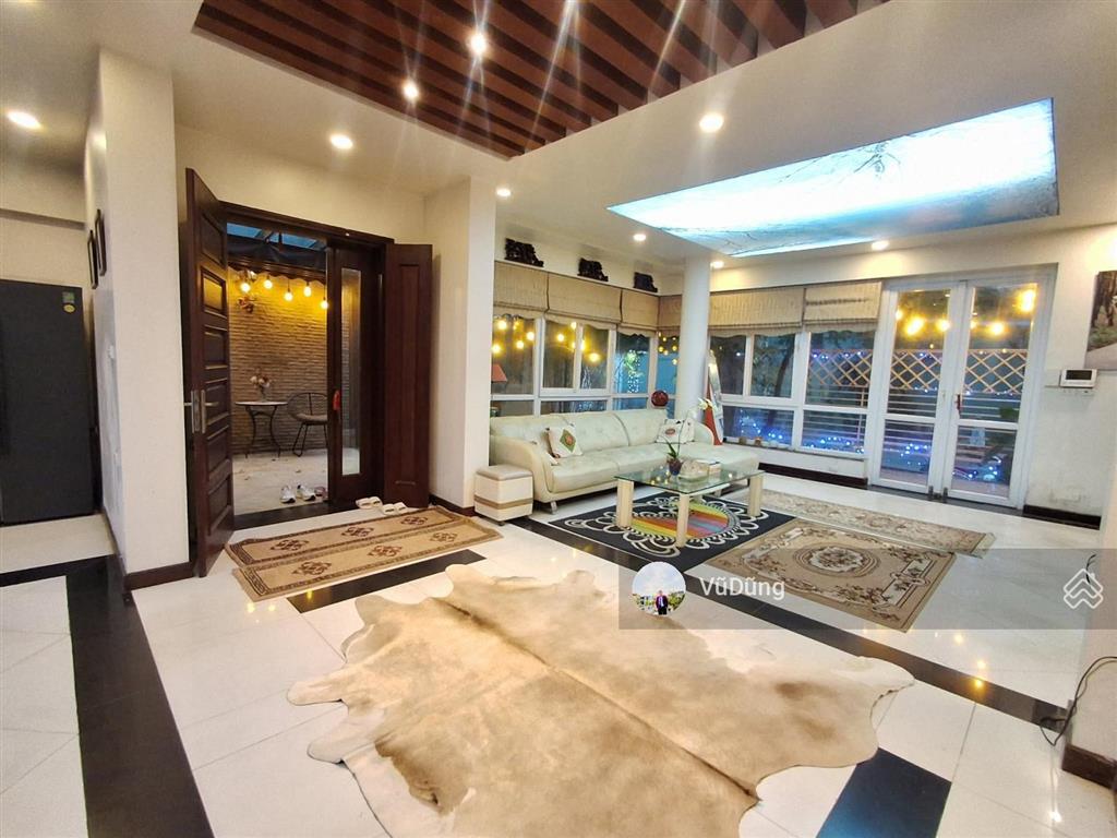 Giảm sốc 15 tỷ bán biệt thự siêu sài đồng  long biên. dt 185m2, mt 12.5m, kinh doanh, 3 thoáng.