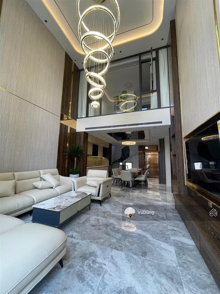 Giảm chào 3 tỷ bán nhanh căn nhà khu phân lô quân đội tư đình. dt 68m², 8 tầng, mt 5m, garra.