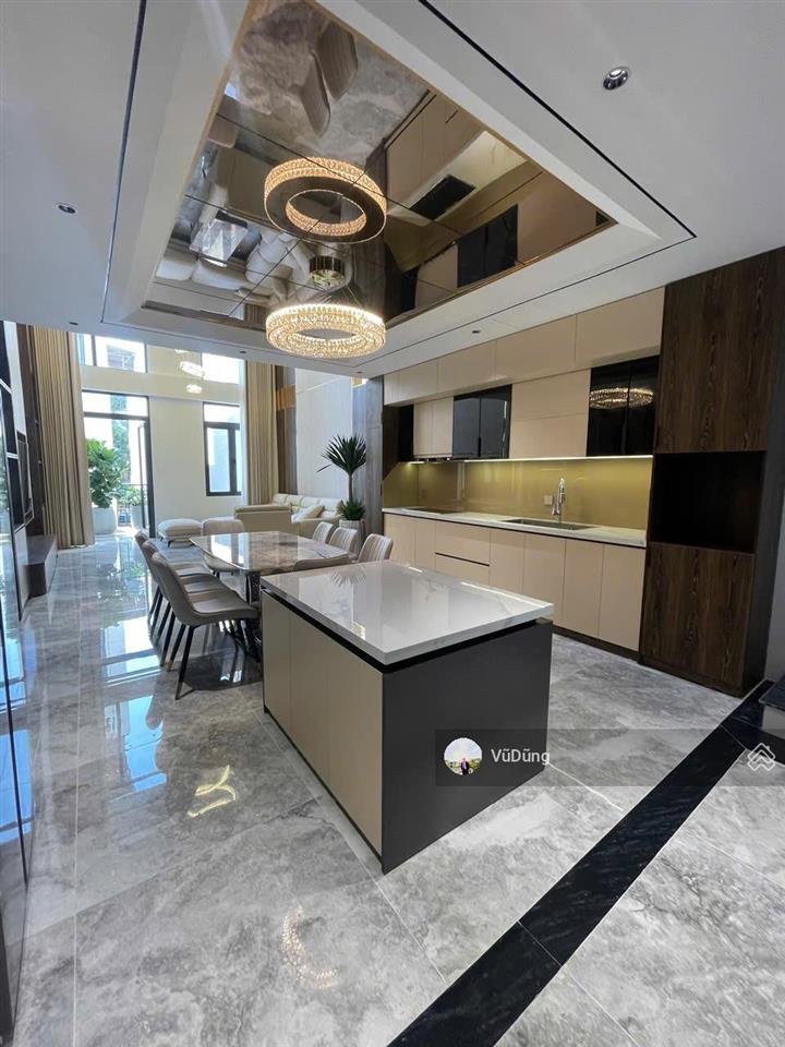 Giảm chào 3 tỷ bán nhanh căn nhà khu phân lô quân đội tư đình. dt 68m², 8 tầng, mt 5m, garra.