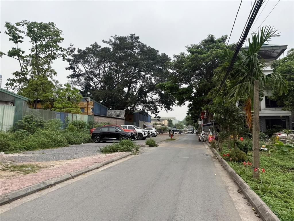 Bán nhà phố đức giang, long biên dt 135m2, mặt tiền 5.5m , ô tô tránh, đầu tư, kinh doanh.