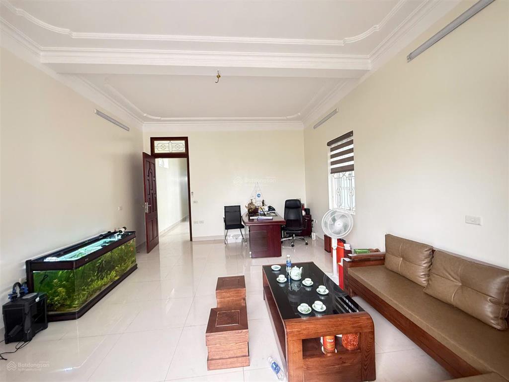 Bán nhà phố đức giang, long biên dt 135m2, mặt tiền 5.5m , ô tô tránh, đầu tư, kinh doanh.