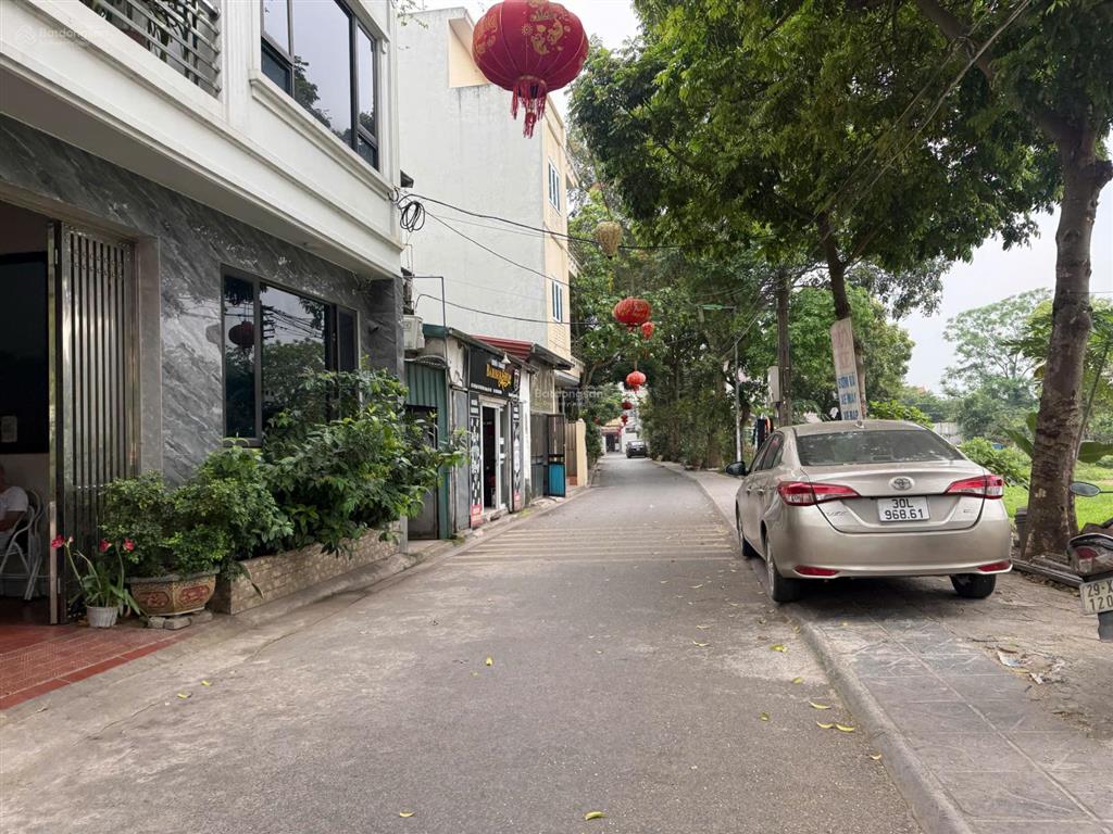 Bán nhà phố đức giang, long biên dt 135m2, mặt tiền 5.5m , ô tô tránh, đầu tư, kinh doanh.