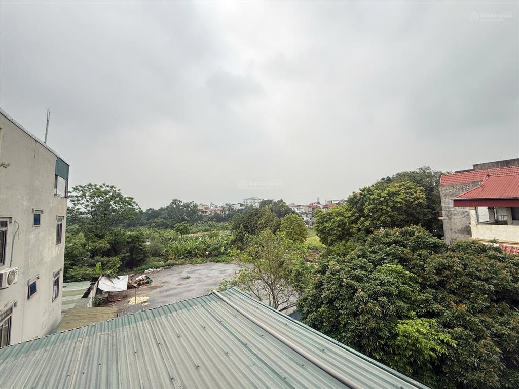 Bán nhà phố đức giang, long biên dt 135m2, mặt tiền 5.5m , ô tô tránh, đầu tư, kinh doanh.