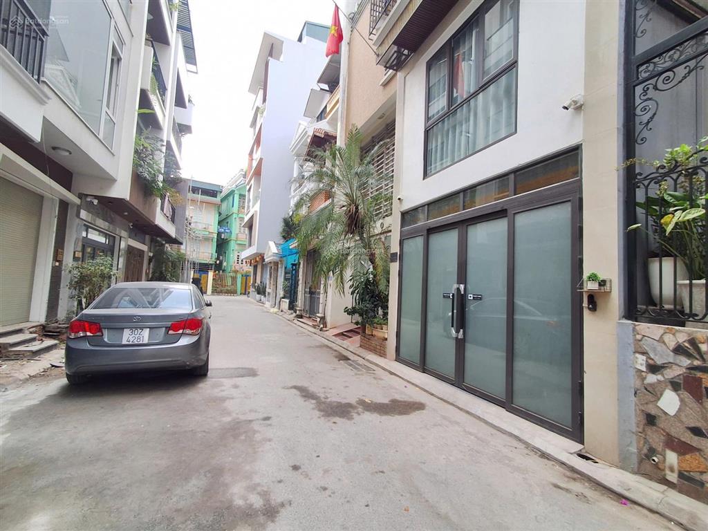 Giảm sốc 3.6 tỷ bán căn nhà tại gia thụy nguyễn văn cừ dt 78m2, 7 tầng, mt 4.5m. thang máy, ô tô