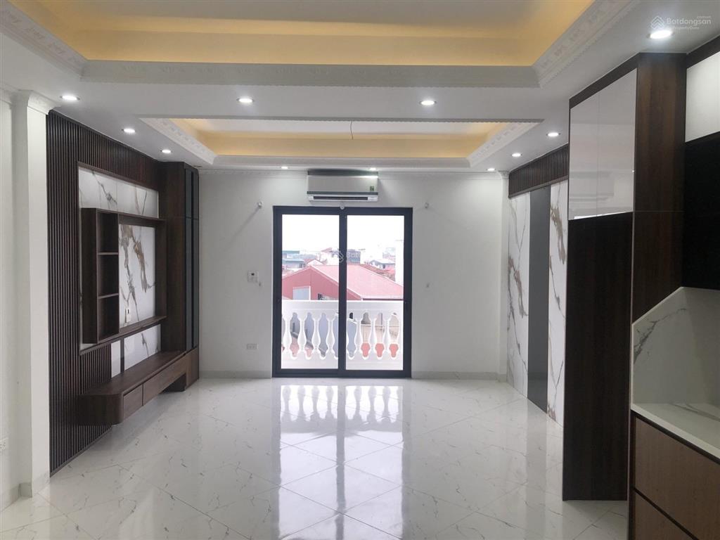 Bán siêu phẩm phố sài đồngdt 82m2, 7 tầng, mt 4.5m, thang máy, kinh doanh, khu vực sầm uất,