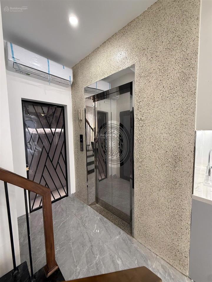 Bán siêu phẩm phố sài đồngdt 82m2, 7 tầng, mt 4.5m, thang máy, kinh doanh, khu vực sầm uất,