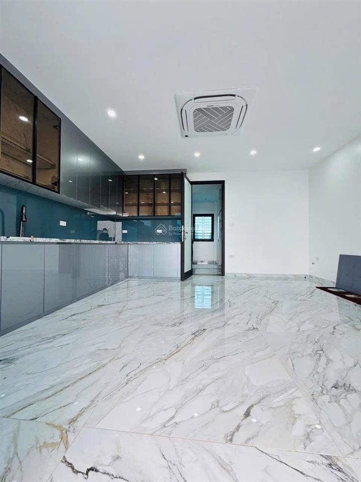 Nhà đẹp ở ngay phố sài đồng long biên dt 55m2, 7 tầng, mt 4.5m, ô tô tránh. thang máy, ở ngay.