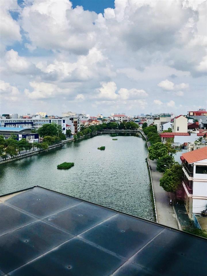 Chính chủ gửi bán căn nhà phố bồ đề long biên dt 89m2, 7 tầng, thang máy, vỉa hè, view hồ thoáng.