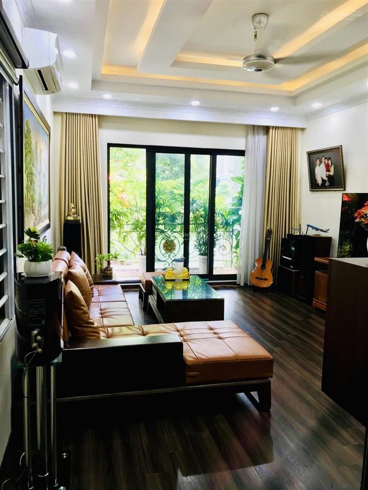 Chính chủ gửi bán căn nhà phố bồ đề long biên dt 89m2, 7 tầng, thang máy, vỉa hè, view hồ thoáng.